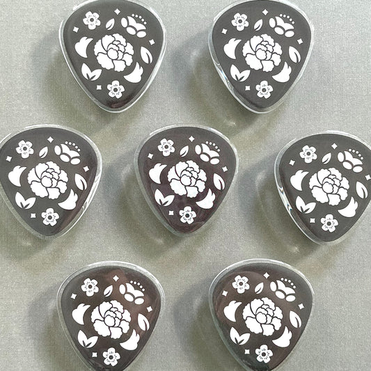 Kpop Inspired Guitar Pick Phone Grip